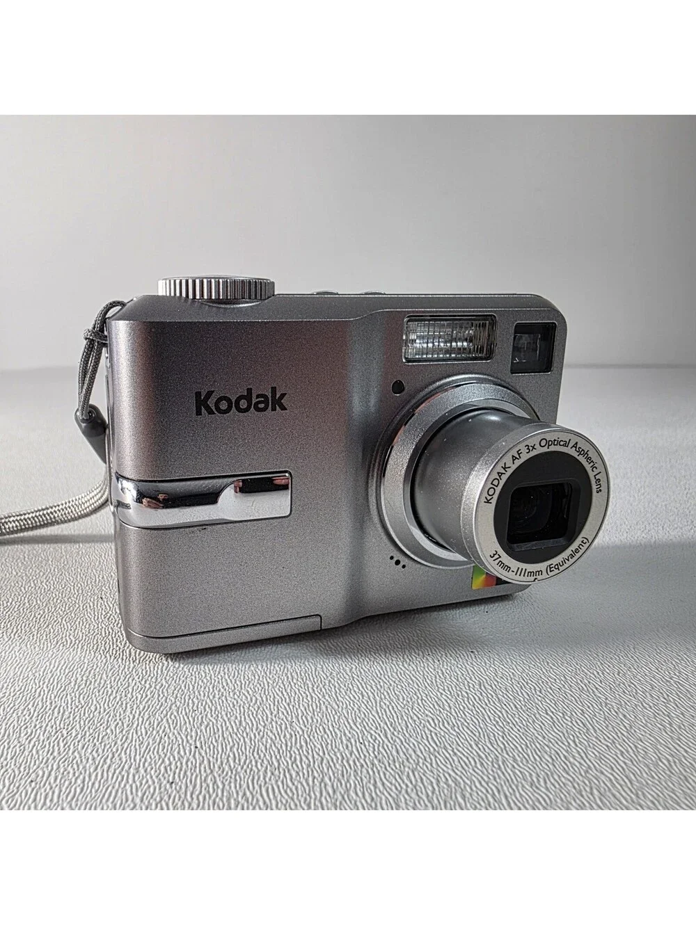 Kodak EasyShare C743 7.1MP Digital Camera With Batteries, Silver Works - READ